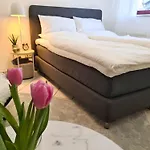 Rote Tuer - Landleben Pur! Kirchhain