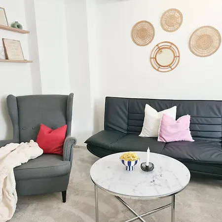 Rote Tuer - Landleben Pur!