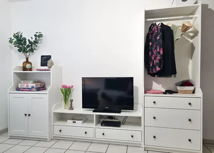 Rote Tuer - Landleben Pur! *