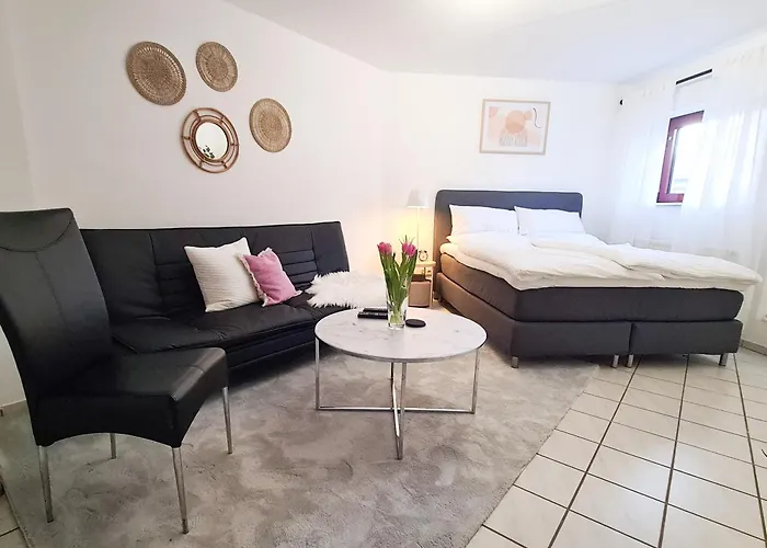 Rote Tuer - Landleben Pur! アパート