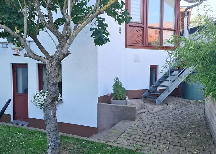 Rote Tuer - Landleben Pur! アパート