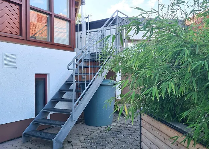 Rote Tuer - Landleben Pur! キツヒハイン