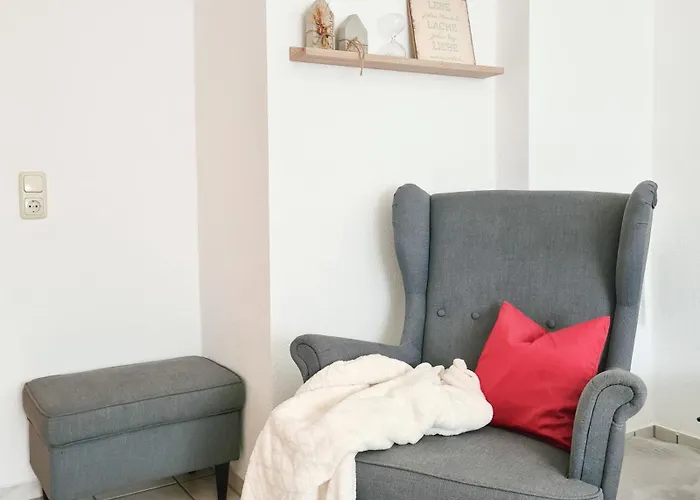 Rote Tuer - Landleben Pur! *