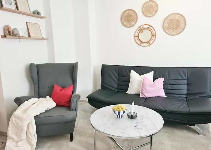 Rote Tuer - Landleben Pur!