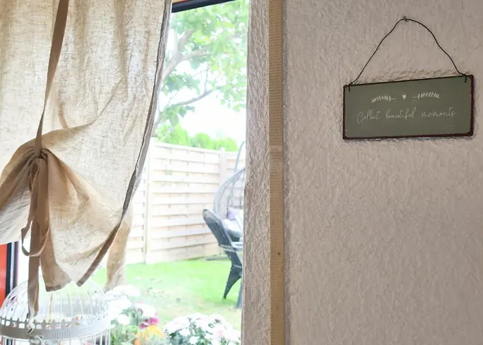 Rote Tuer - Landleben Pur! アパート